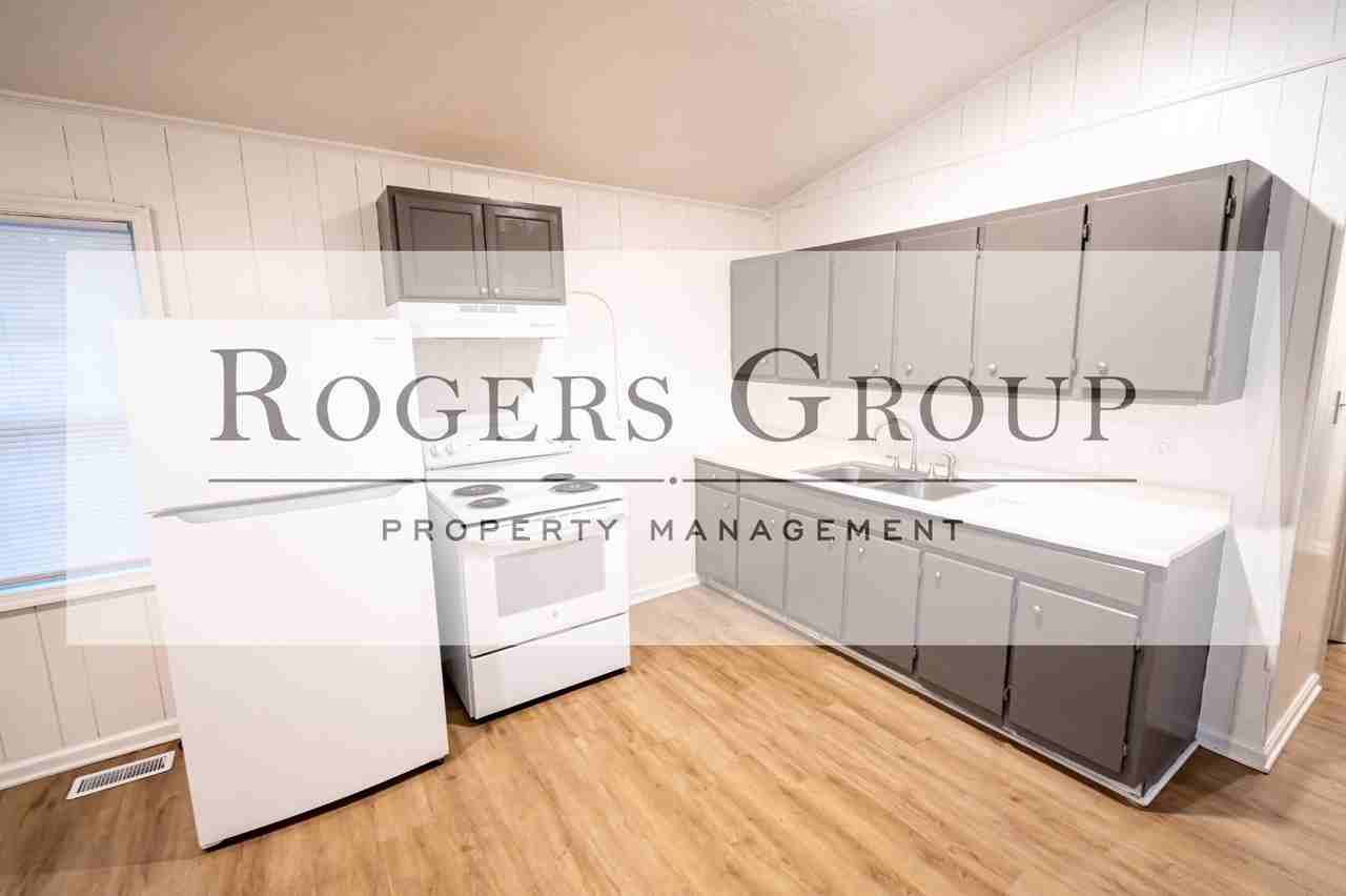 105 Horsecreek Rd - Photo 4 of 10