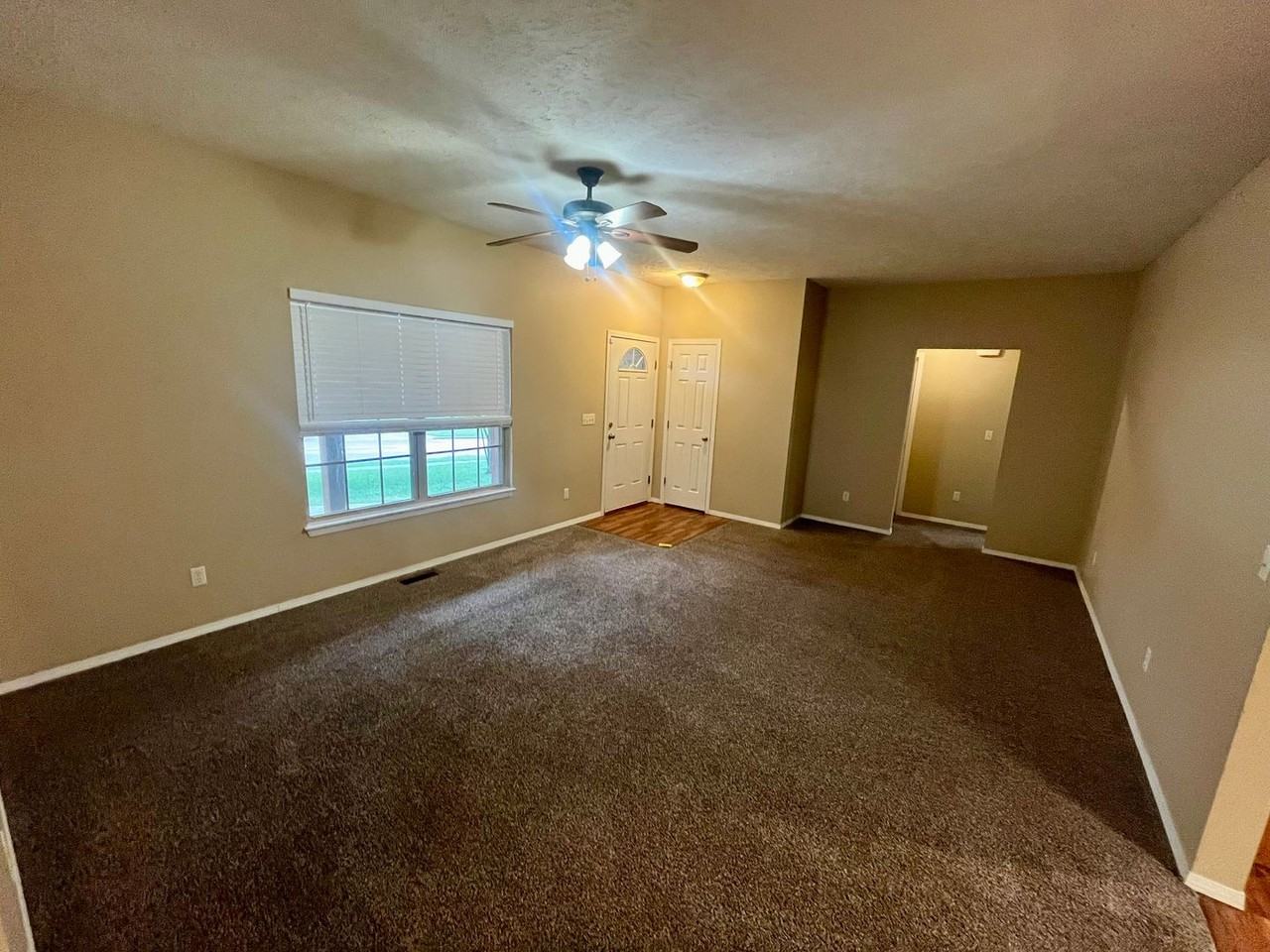 1658 N Pigeon Rd - Photo 4 of 19