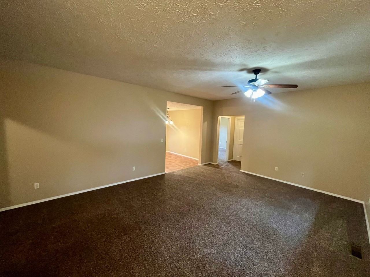 1658 N Pigeon Rd - Photo 5 of 19