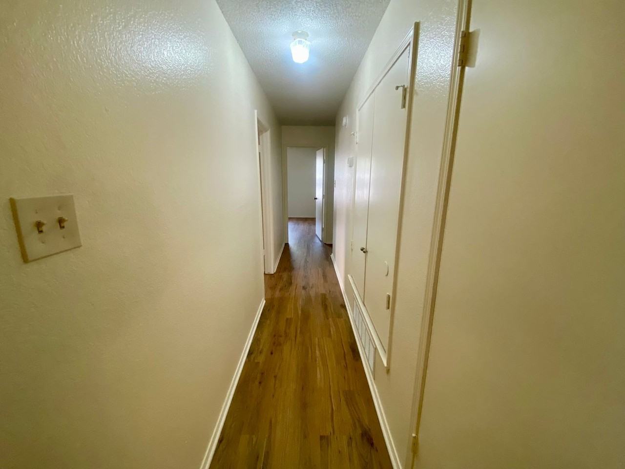 7521 April Ln - Photo 6 of 21