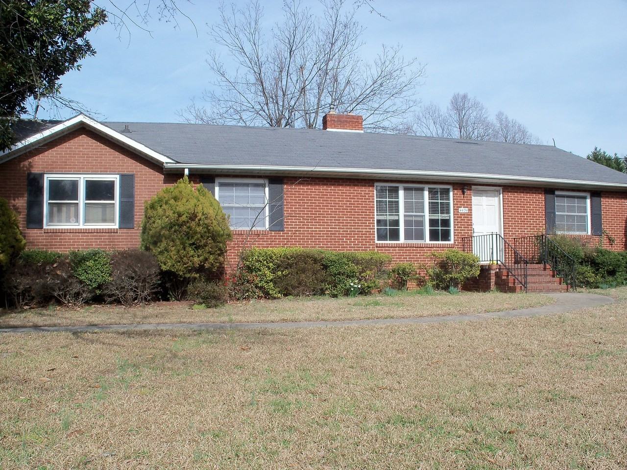 4434 Freedom Dr - Photo 3 of 7