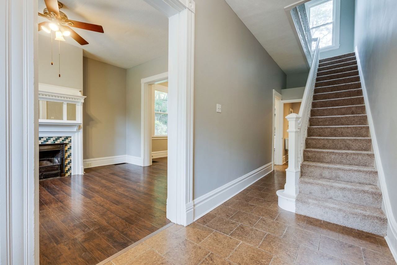 213 W Burgess St - Photo 2 of 30