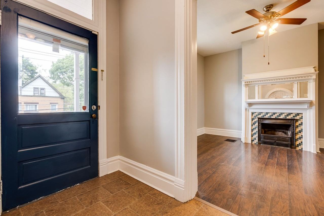 213 W Burgess St - Photo 4 of 30