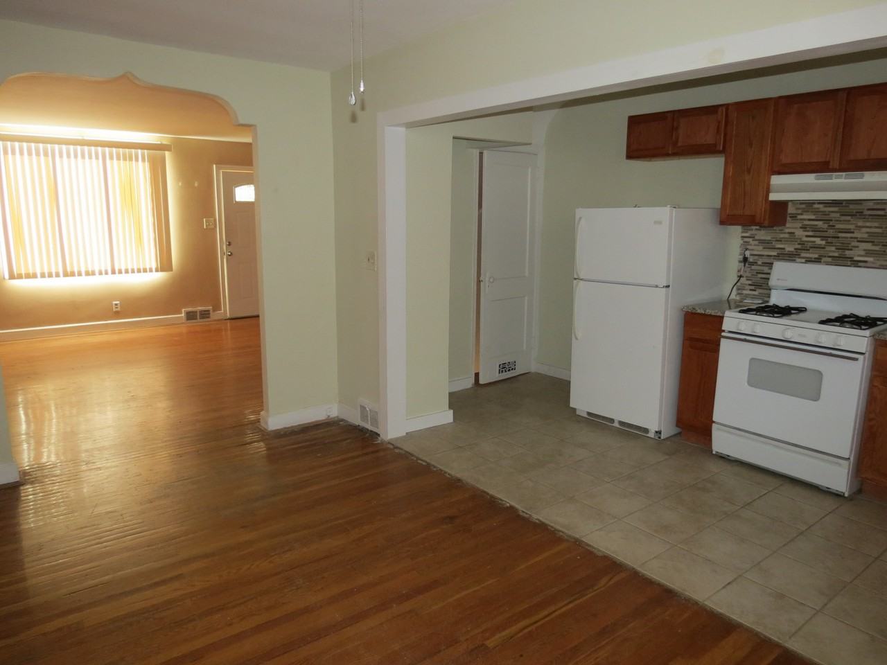 4709 Lansing St - Photo 2 of 13