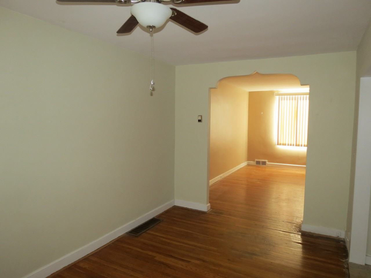 4709 Lansing St - Photo 5 of 13