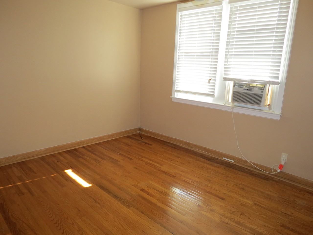 4709 Lansing St - Photo 6 of 13