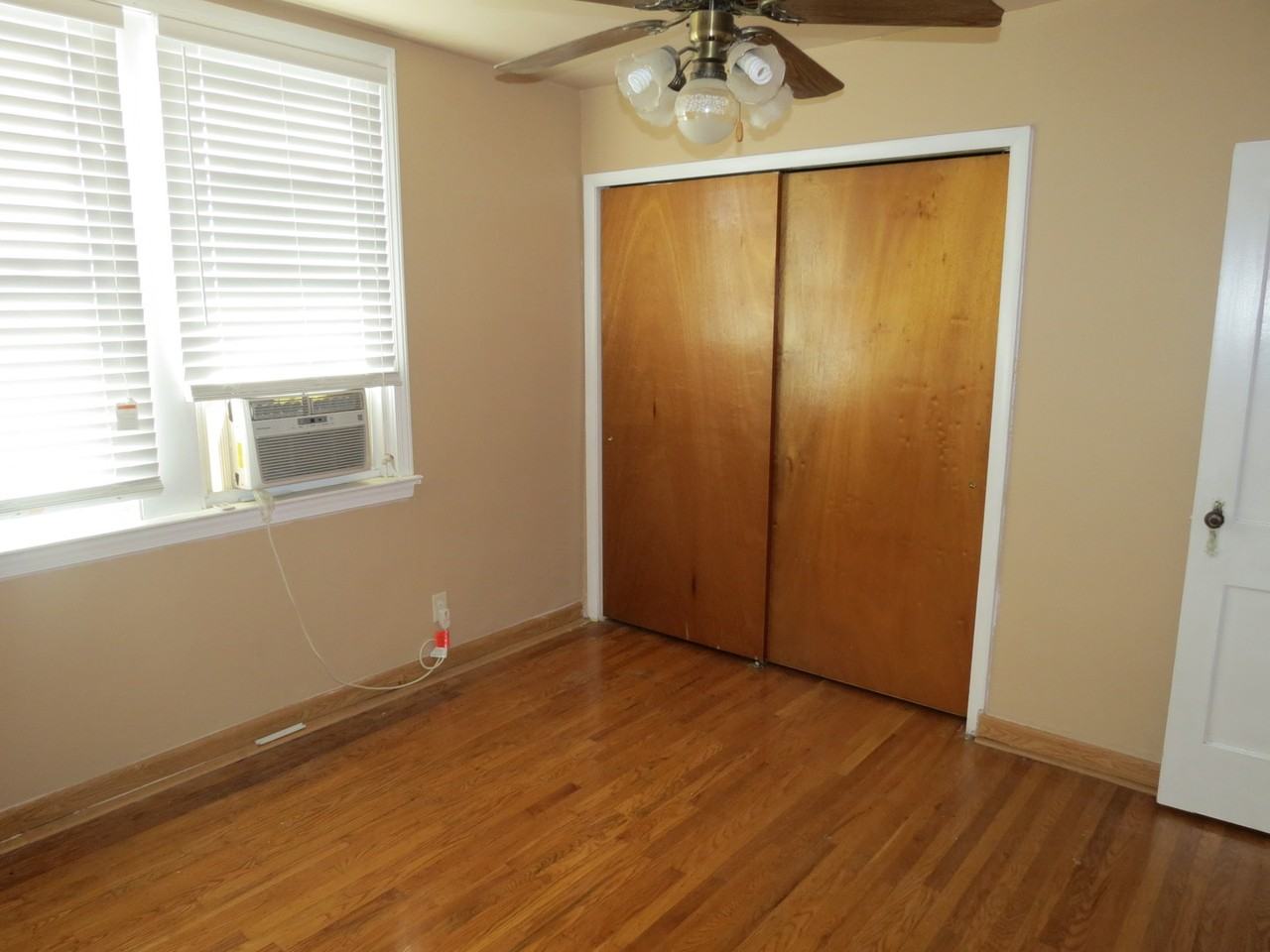 4709 Lansing St - Photo 7 of 13