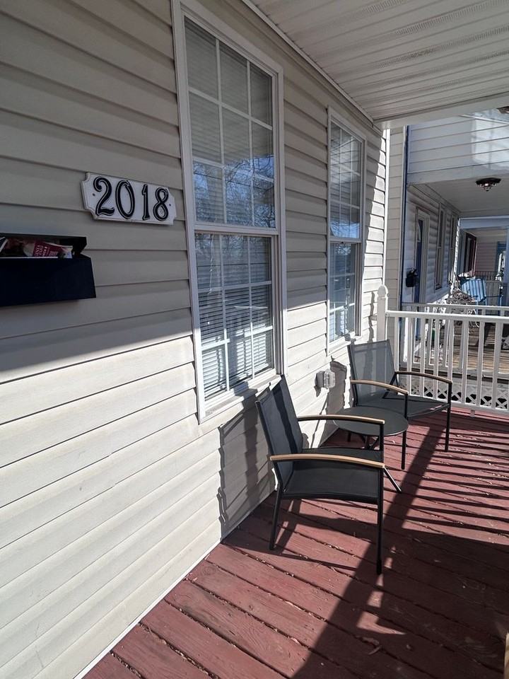 2018 Parkwood Ave - Photo 2 of 25