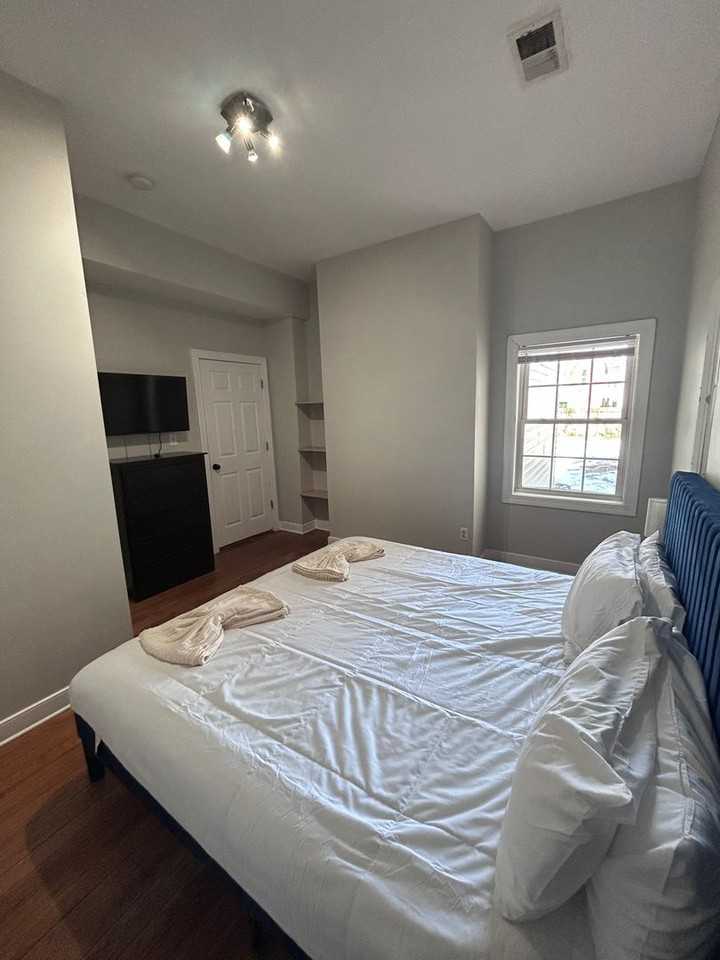 2018 Parkwood Ave - Photo 7 of 25