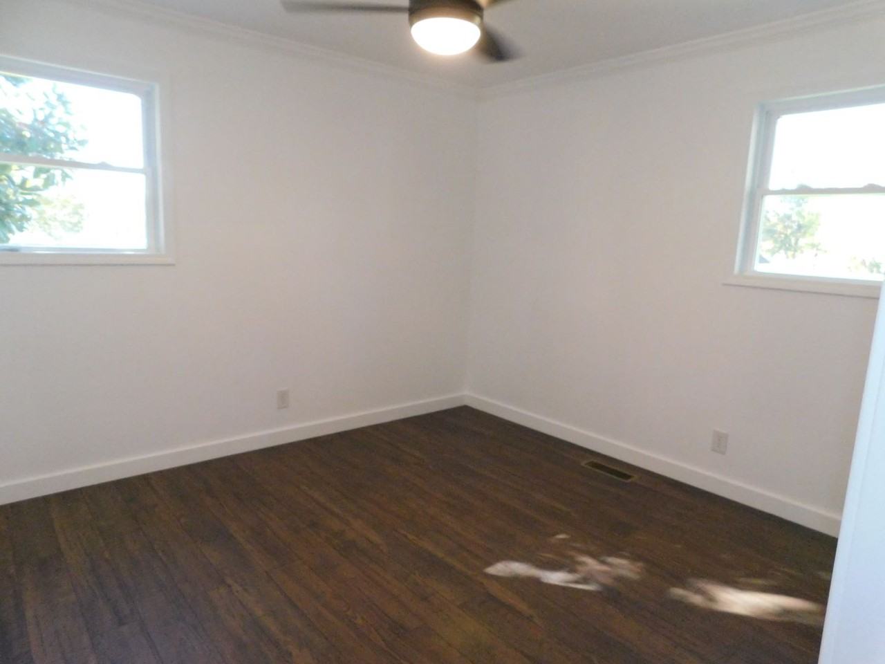 220 30th St Sw - Photo 4 of 15