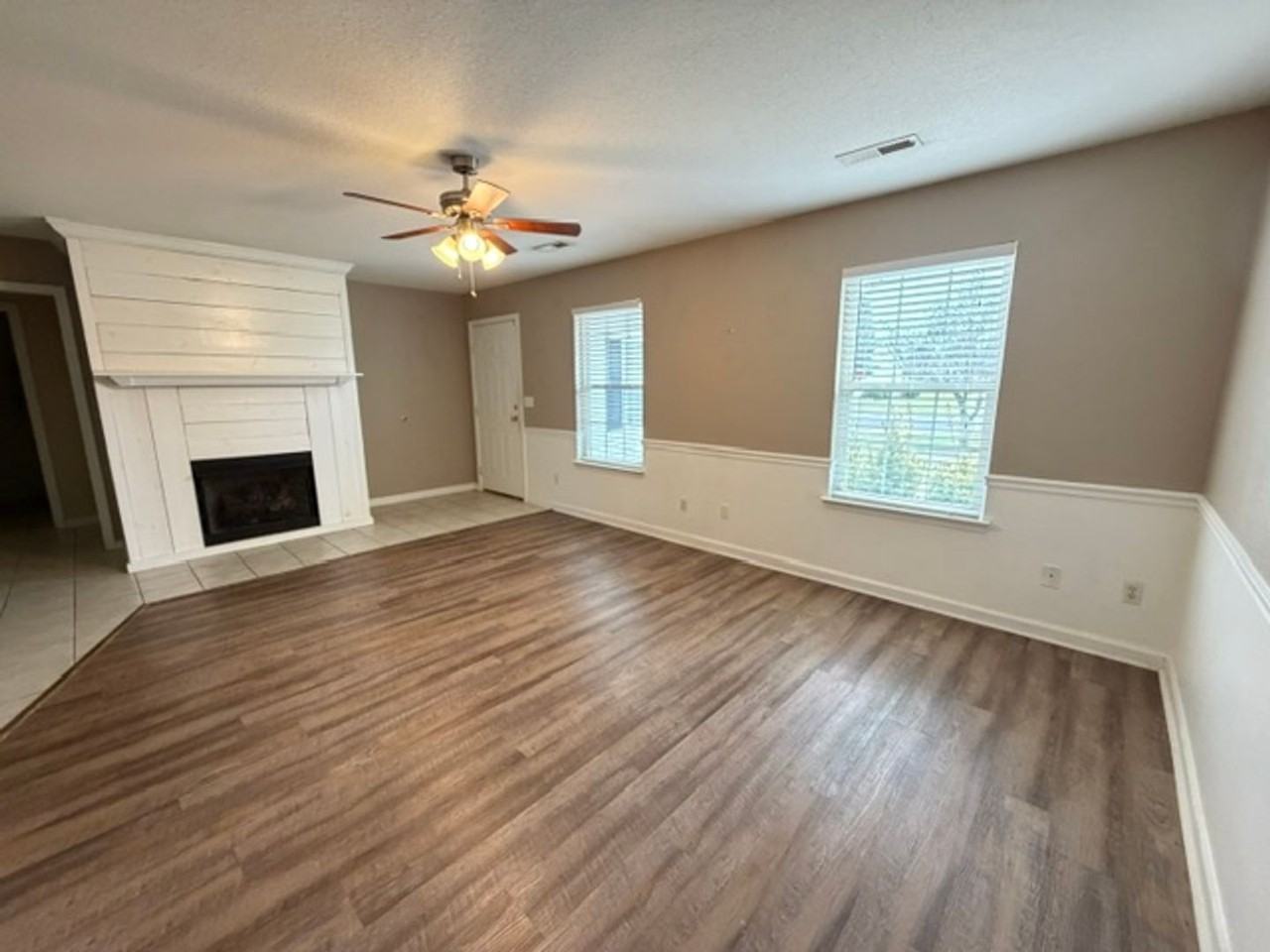 23 Flagstone Dr - Photo 3 of 13