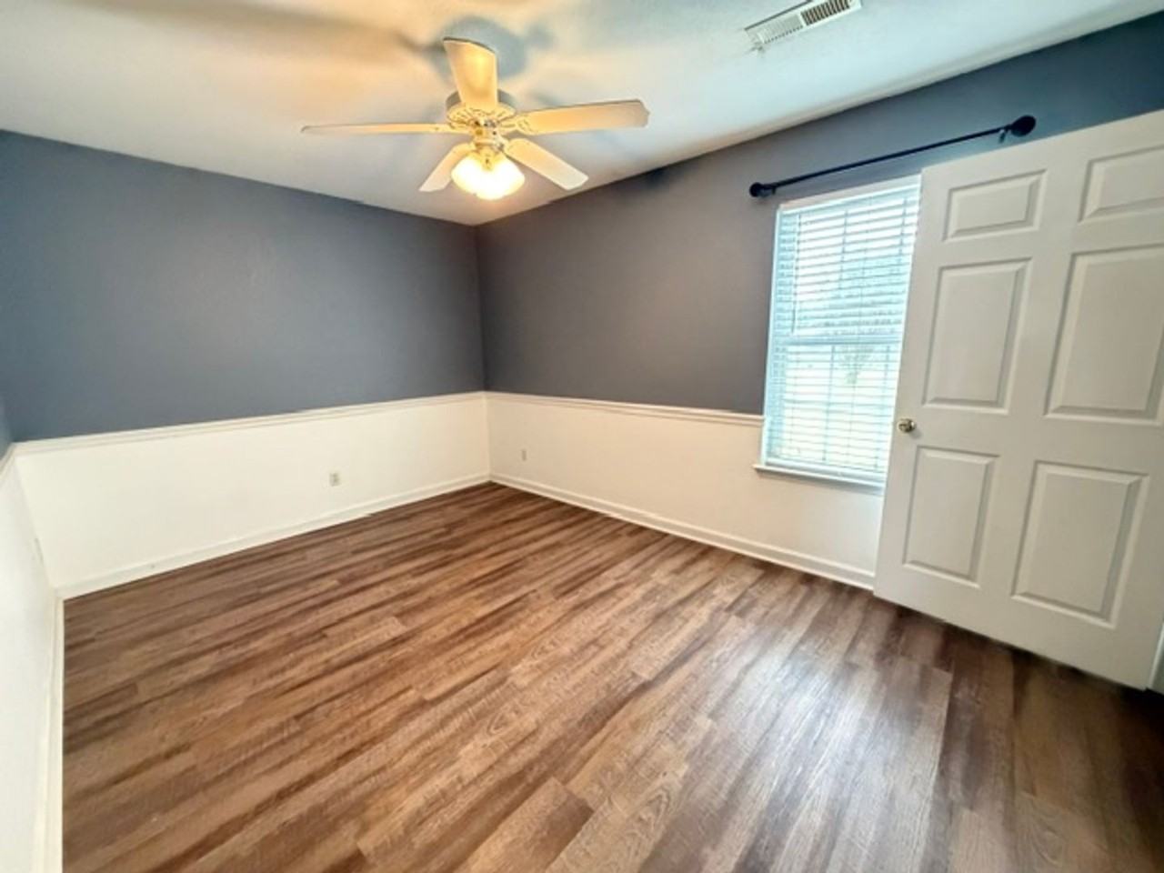 23 Flagstone Dr - Photo 5 of 13