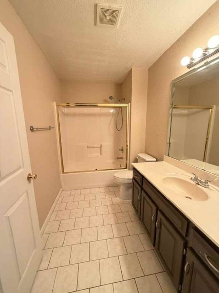 23 Flagstone Dr - Photo 7 of 13