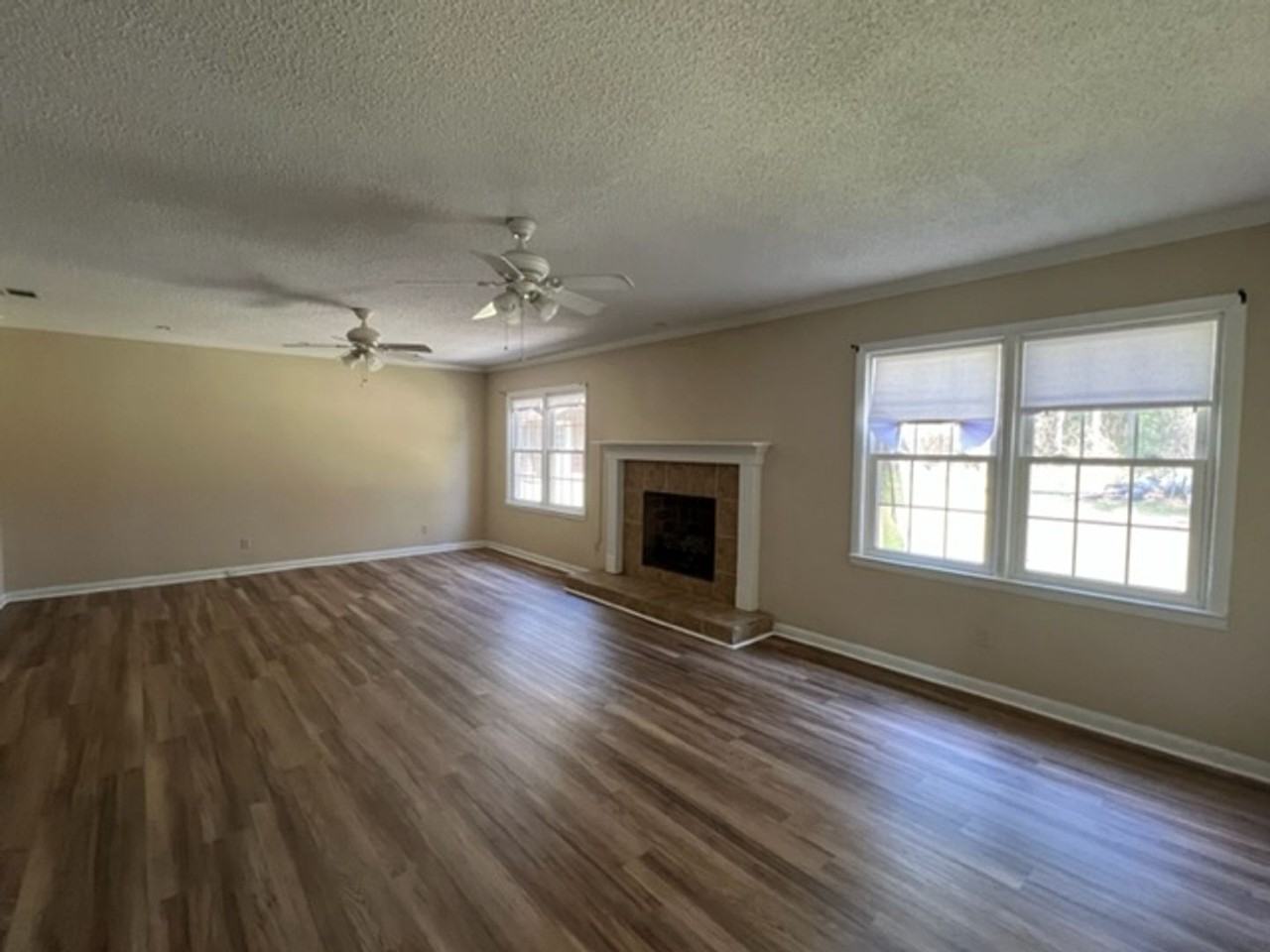238 Highpoint Rd - Photo 4 of 21