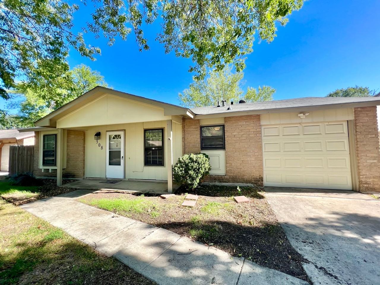 308 Judith Ann Dr - Photo 2 of 28