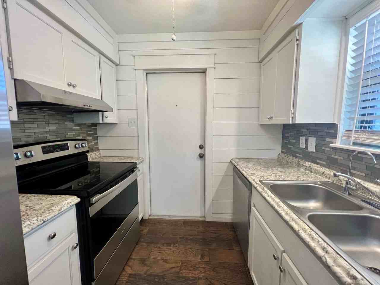 308 Judith Ann Dr - Photo 6 of 28