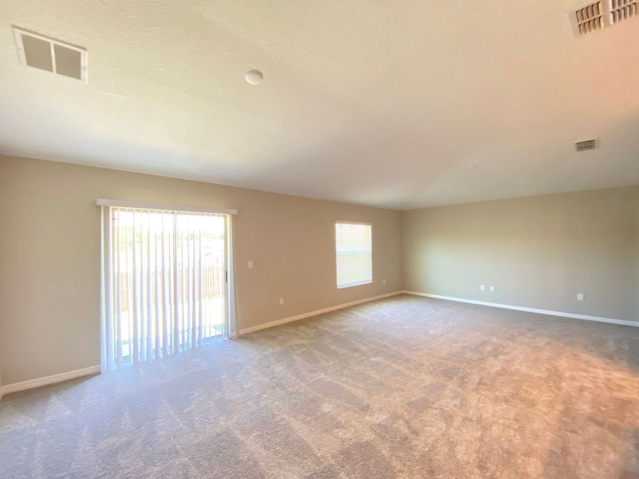 12159 Se 100th Ave - Photo 6 of 27