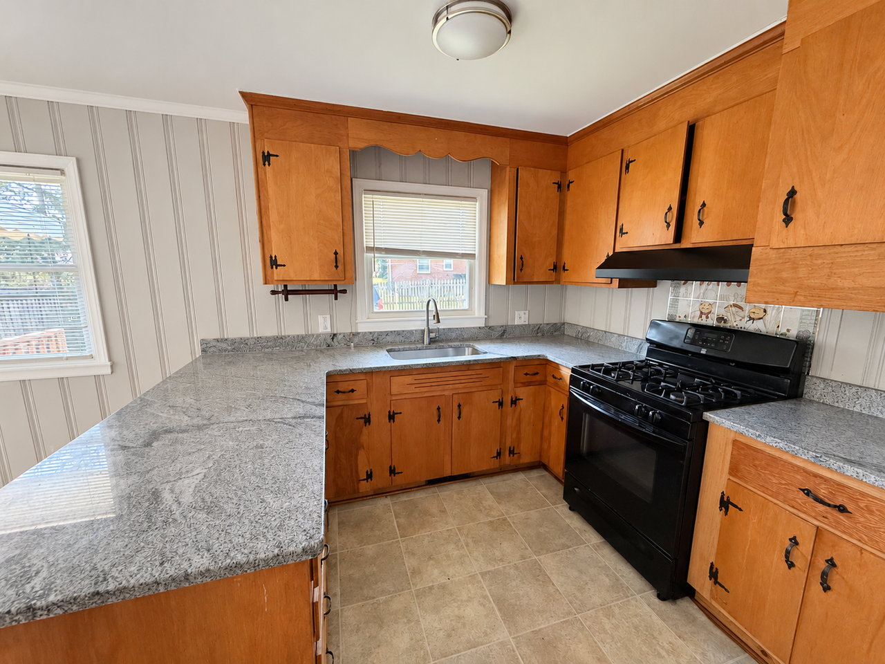 707 Kidd Dr - Photo 2 of 12