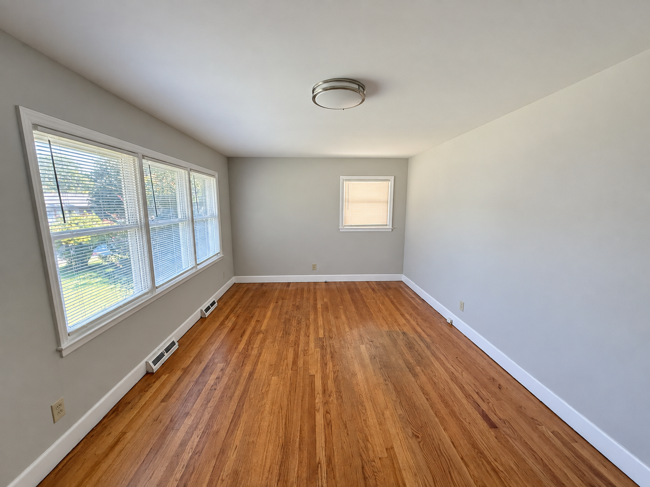 707 Kidd Dr - Photo 3 of 12