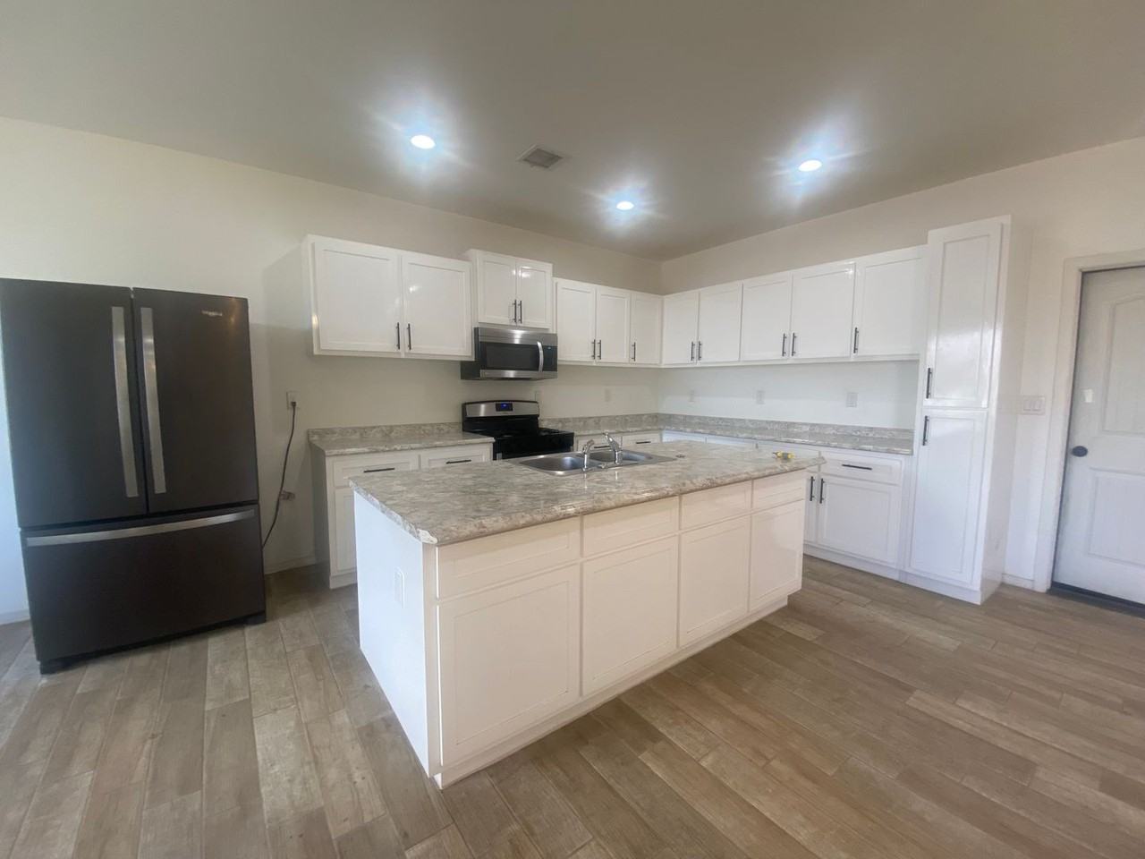 14429 Teichelkamp Dr - Photo 3 of 15