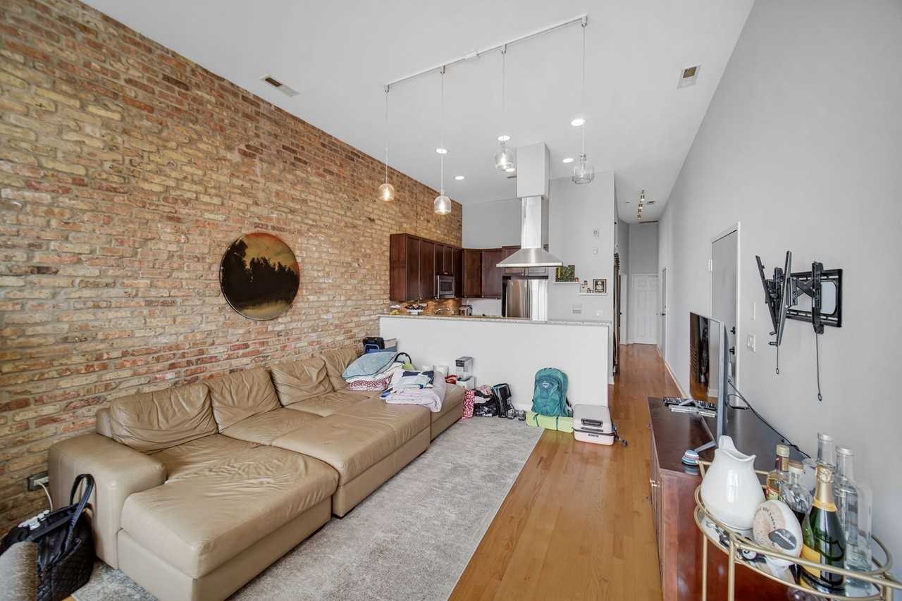 1552 W Fullerton Ave - Photo 6 of 21
