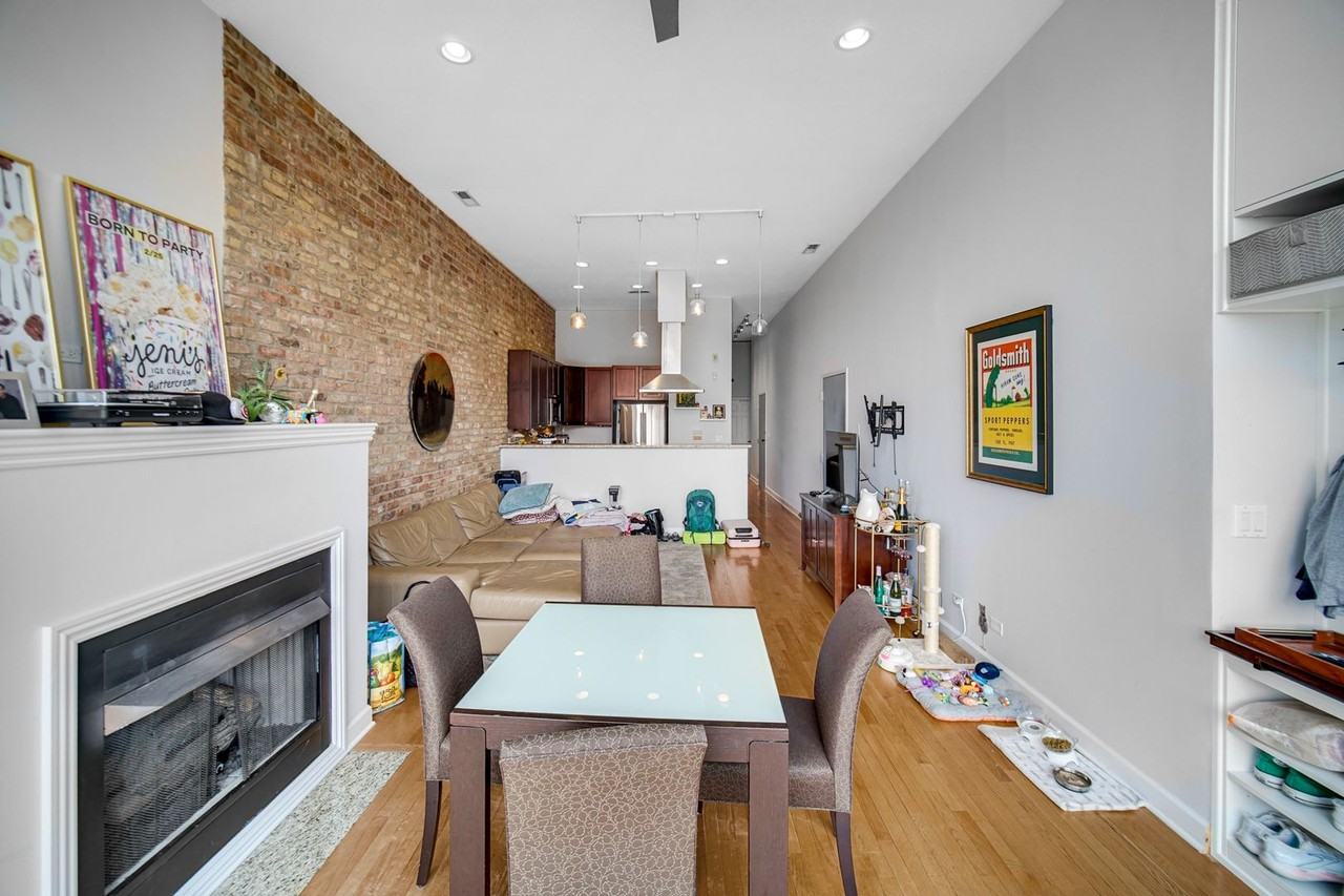 1552 W Fullerton Ave - Photo 7 of 21