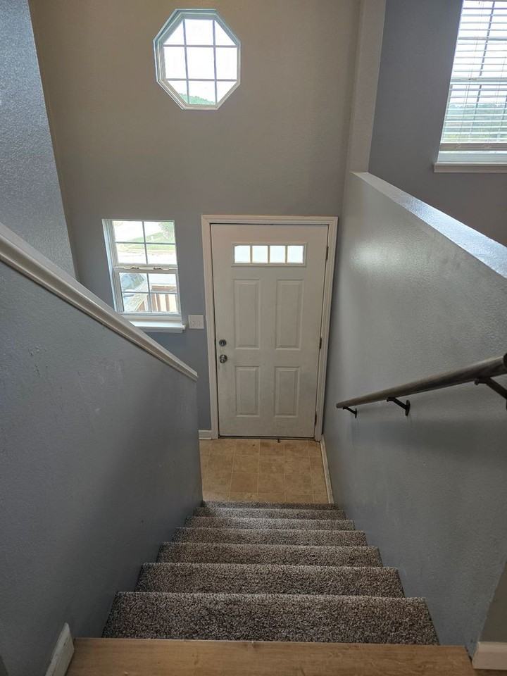 109 Hickory Valley Rd - Photo 2 of 25