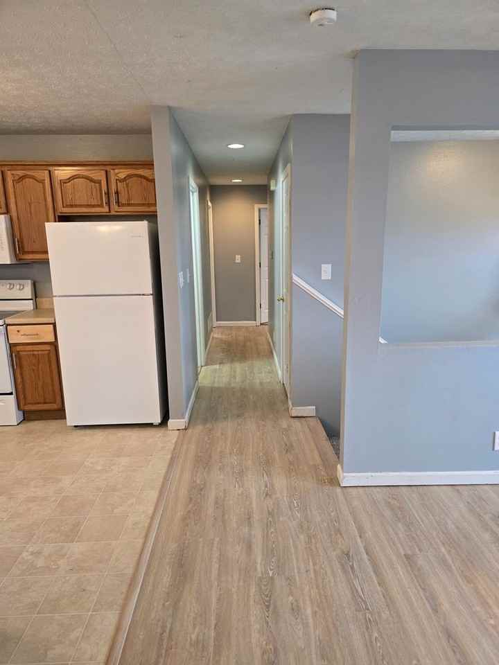 109 Hickory Valley Rd - Photo 5 of 25