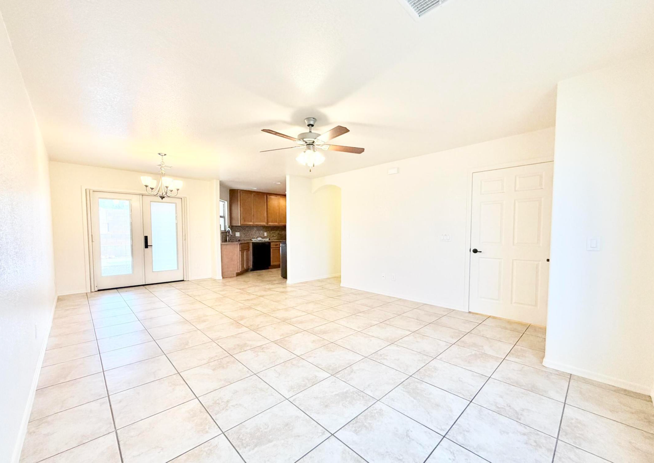 2460 Jacks Dr - Photo 3 of 23