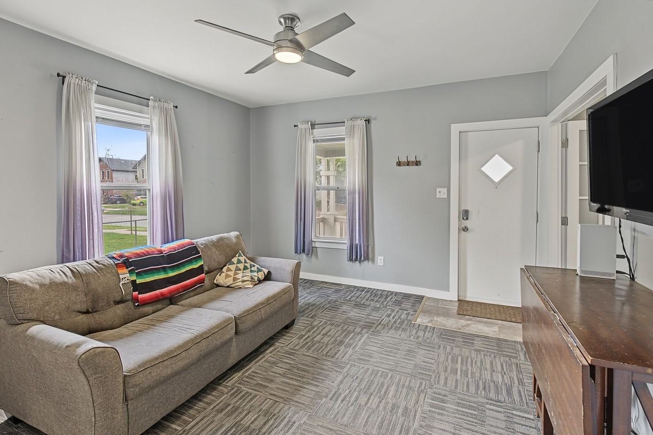 208 W Vine St - Photo 5 of 31