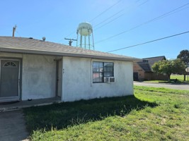 featured image of 927 W 16th Ln