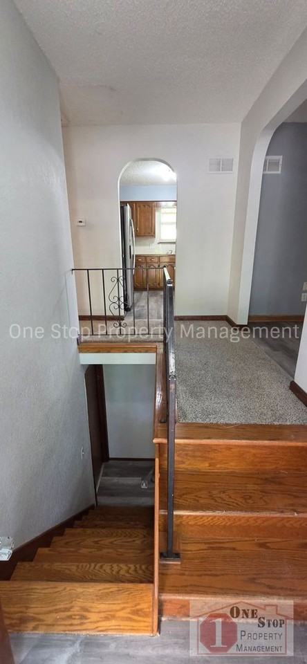 1204 Nw Conway Ct - Photo 2 of 26