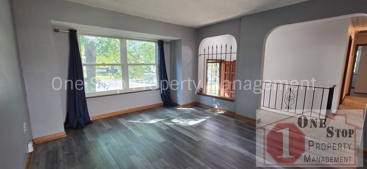 1204 Nw Conway Ct - Photo 4 of 26