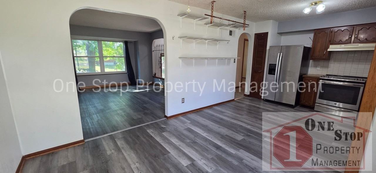 1204 Nw Conway Ct - Photo 7 of 26