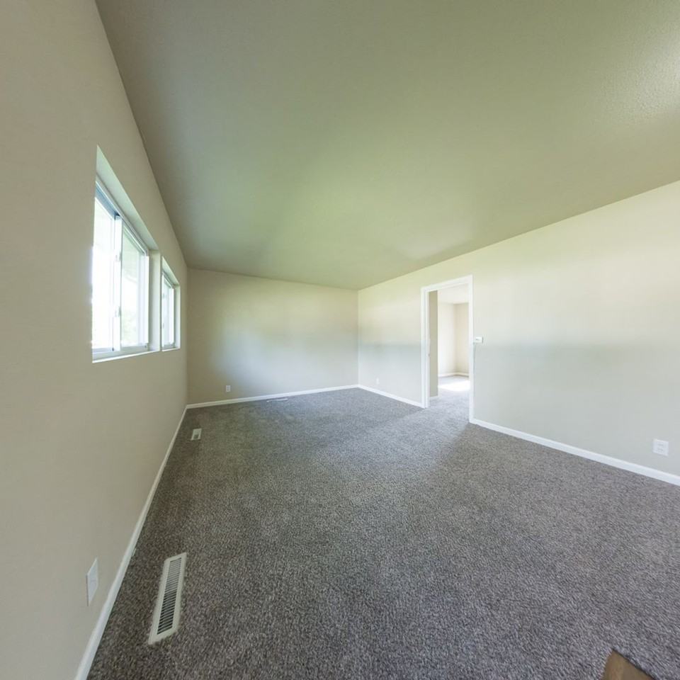 209 N 14th Ave - Photo 3 of 20