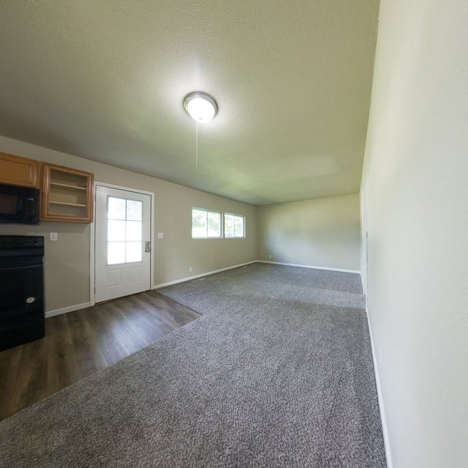 209 N 14th Ave - Photo 6 of 20