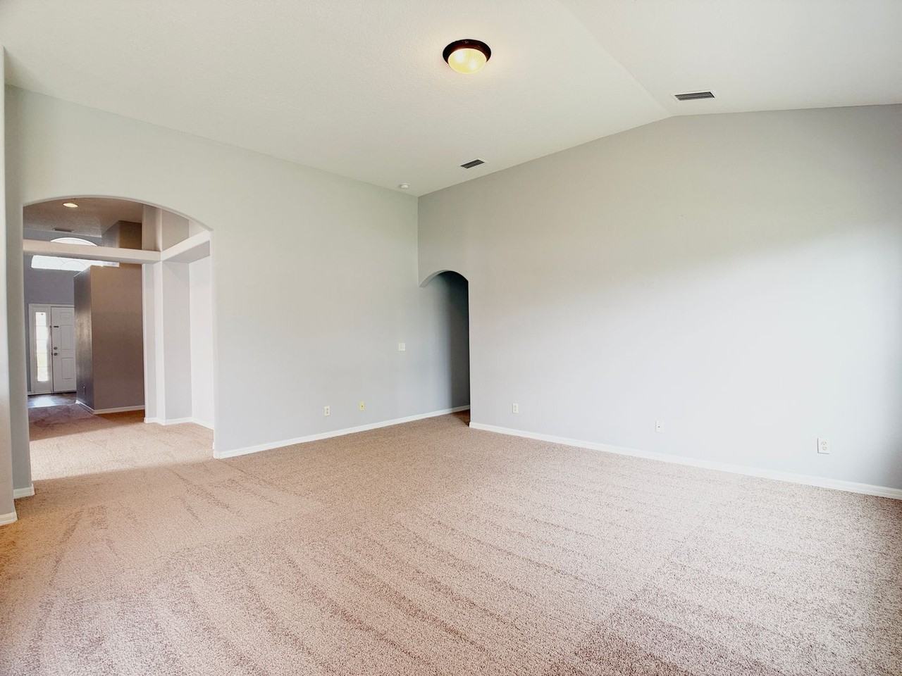 213 Towerview Dr E - Photo 2 of 34
