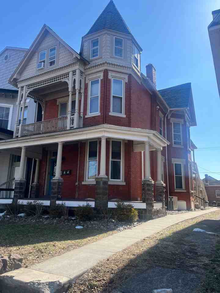 546 E High St - Photo 3 of 21