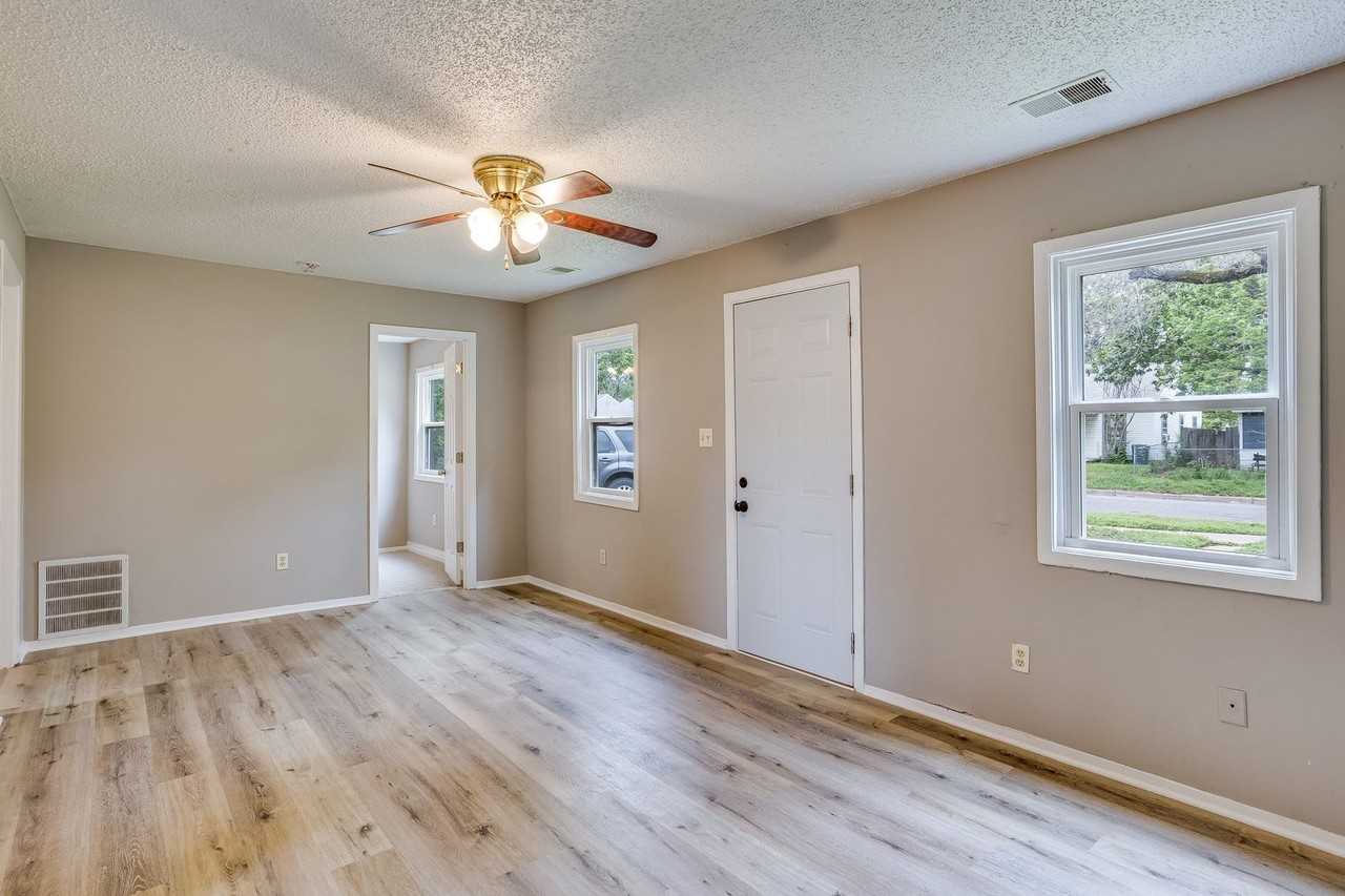 2051 S Topeka Ave - Photo 2 of 11