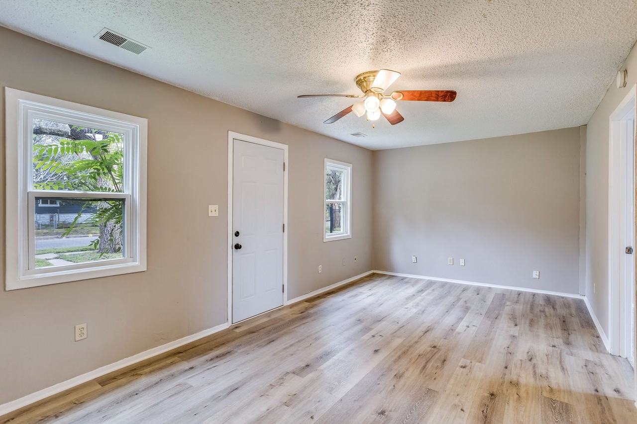 2051 S Topeka Ave - Photo 3 of 11