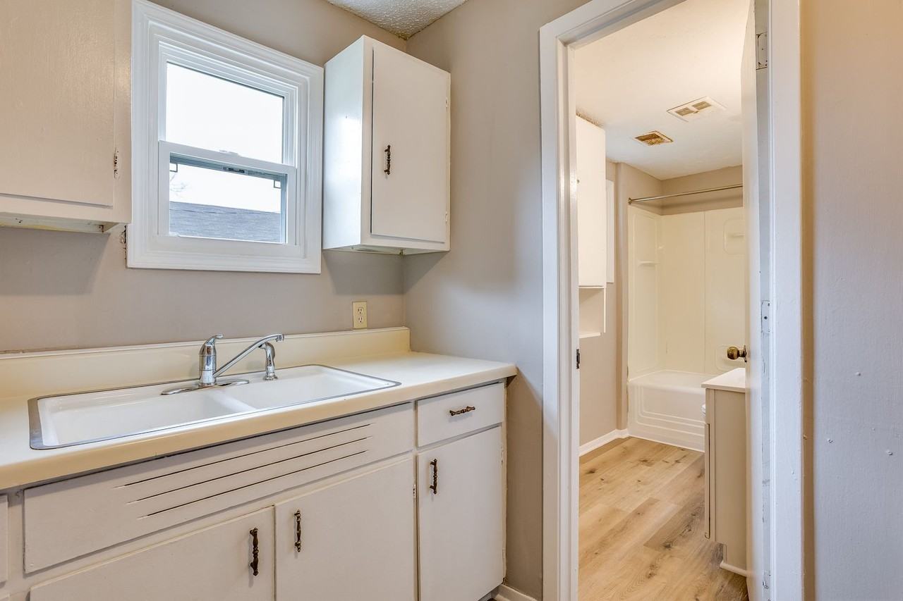 2051 S Topeka Ave - Photo 6 of 11