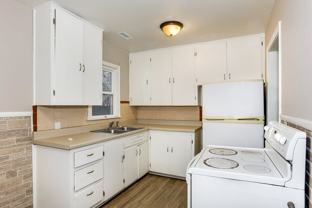 331 N Saint Paul St - Photo 1 of 1