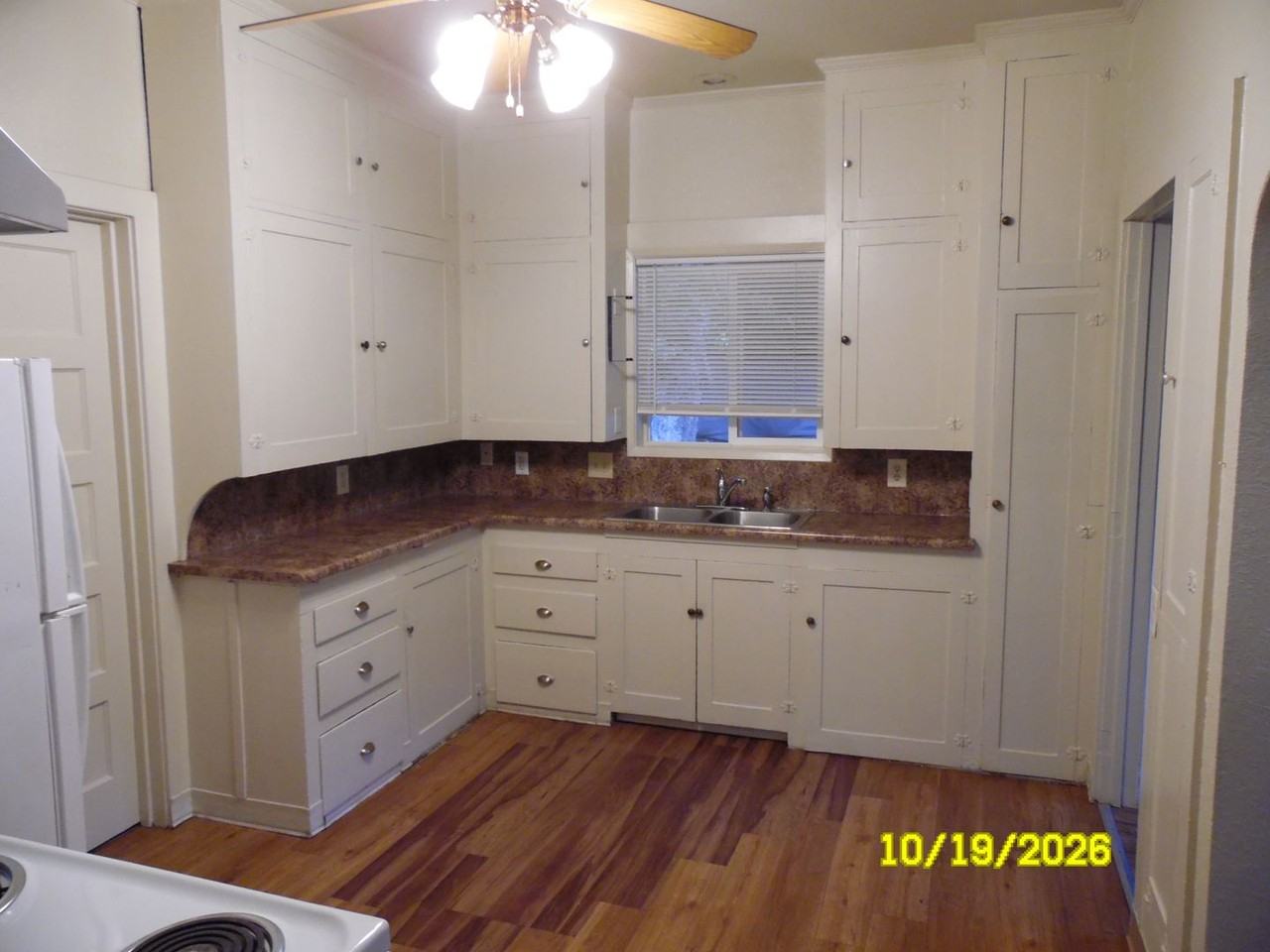 316 S Ivy St - Photo 6 of 18