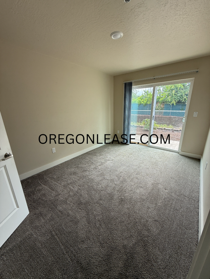 4080 Horace St - Photo 6 of 7
