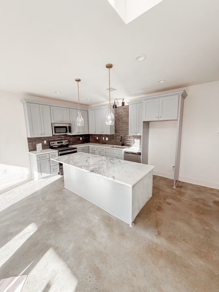 503 Highland Park Ln - Photo 5 of 17
