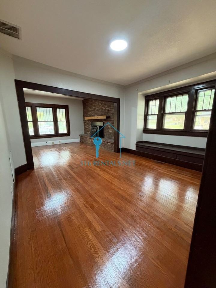 824 W 2nd Ave - Photo 5 of 20