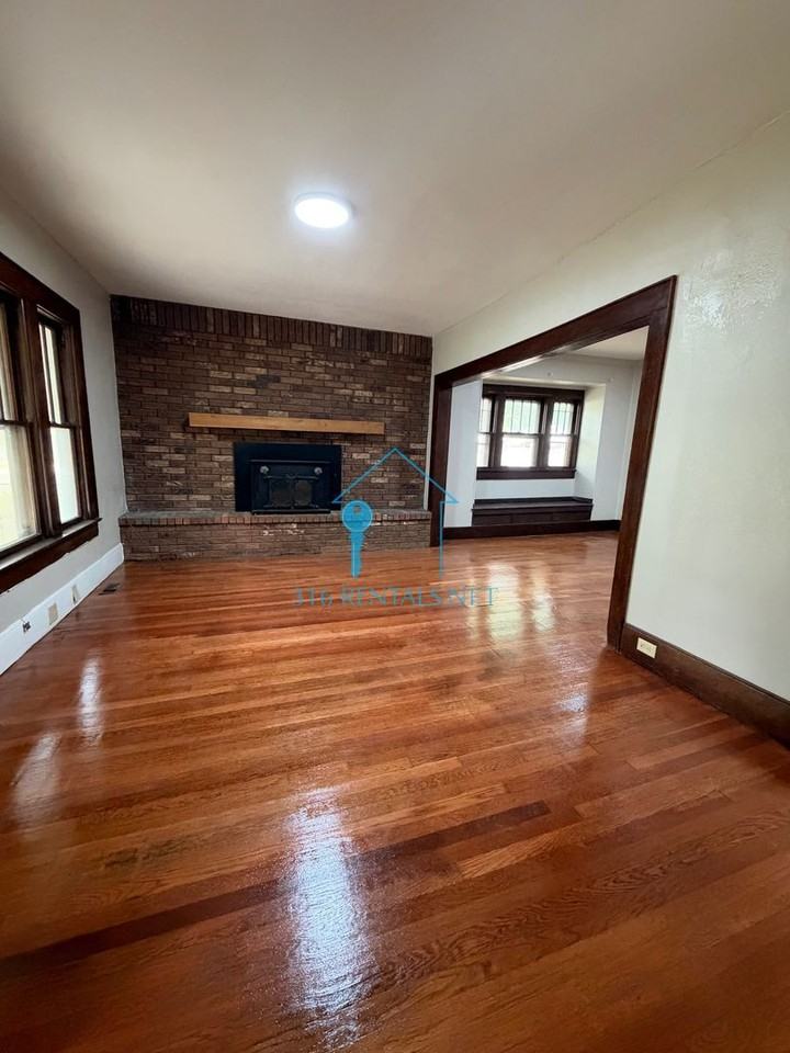 824 W 2nd Ave - Photo 6 of 20