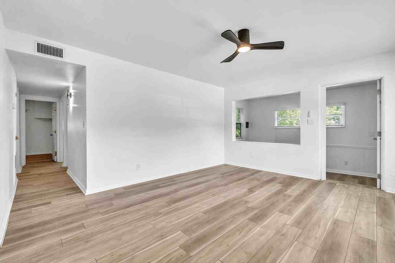 891 S Keller Rd - Photo 6 of 39