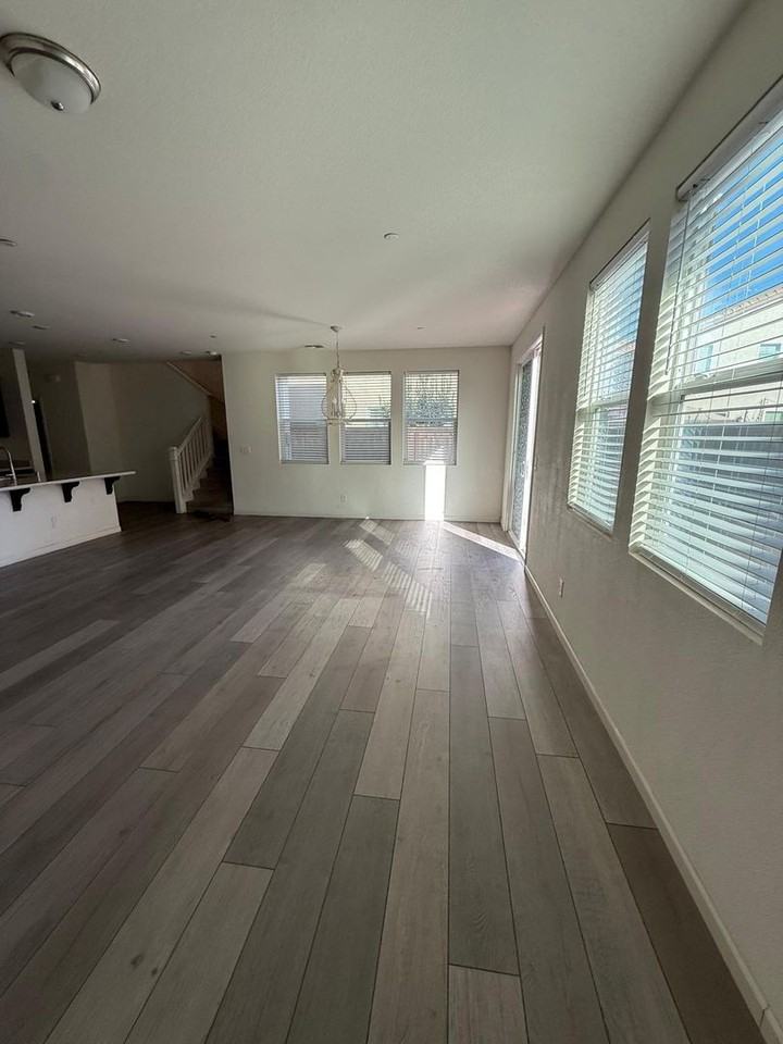 280 Uccello Way - Photo 5 of 34