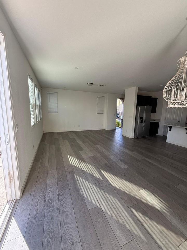 280 Uccello Way - Photo 7 of 34